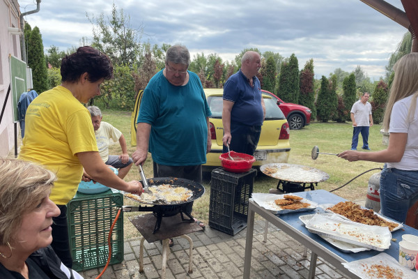 Lapcsánkát sütött a Nyírbátori LC